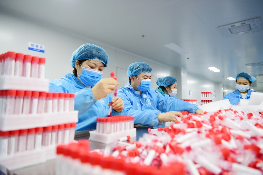 企業(yè)節(jié)前生產(chǎn)忙 固防線保質(zhì)保量——直擊醫(yī)療器械生產(chǎn)基地?zé)峄鸪斓拇汗?jié)保障